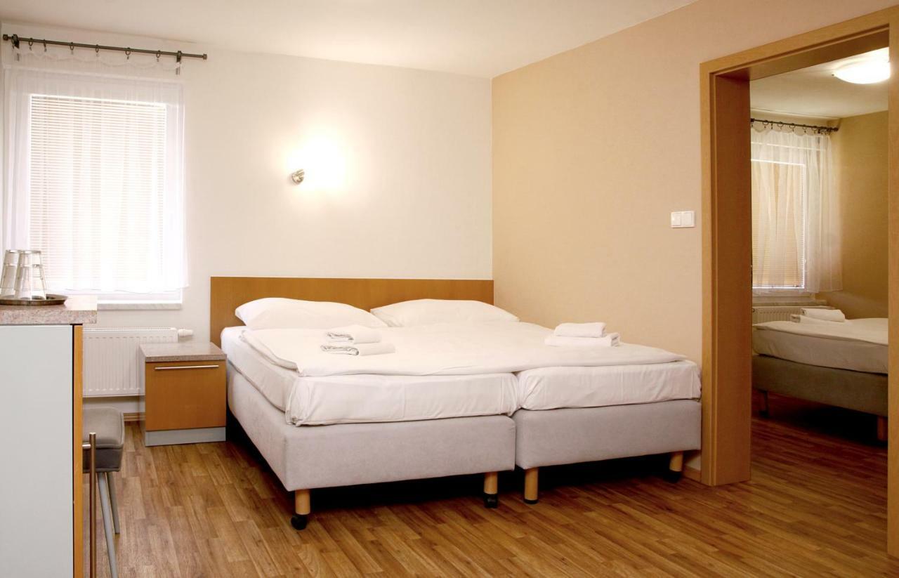 Sedlecky Dvur Hotell Sedlec  Exteriör bild